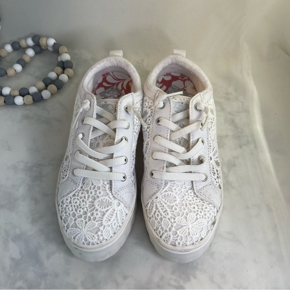 Roxy Sheilahh White floral Lace Low-Top Sneakers size 6.5 - Picture 3 of 10
